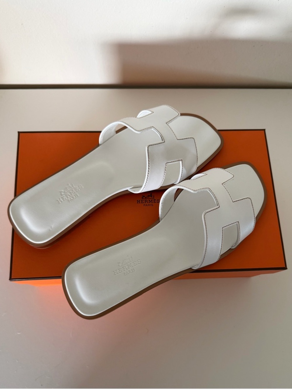 NIB Hermes Oran White Sandals Size 37.5 - Picture 3 of 5